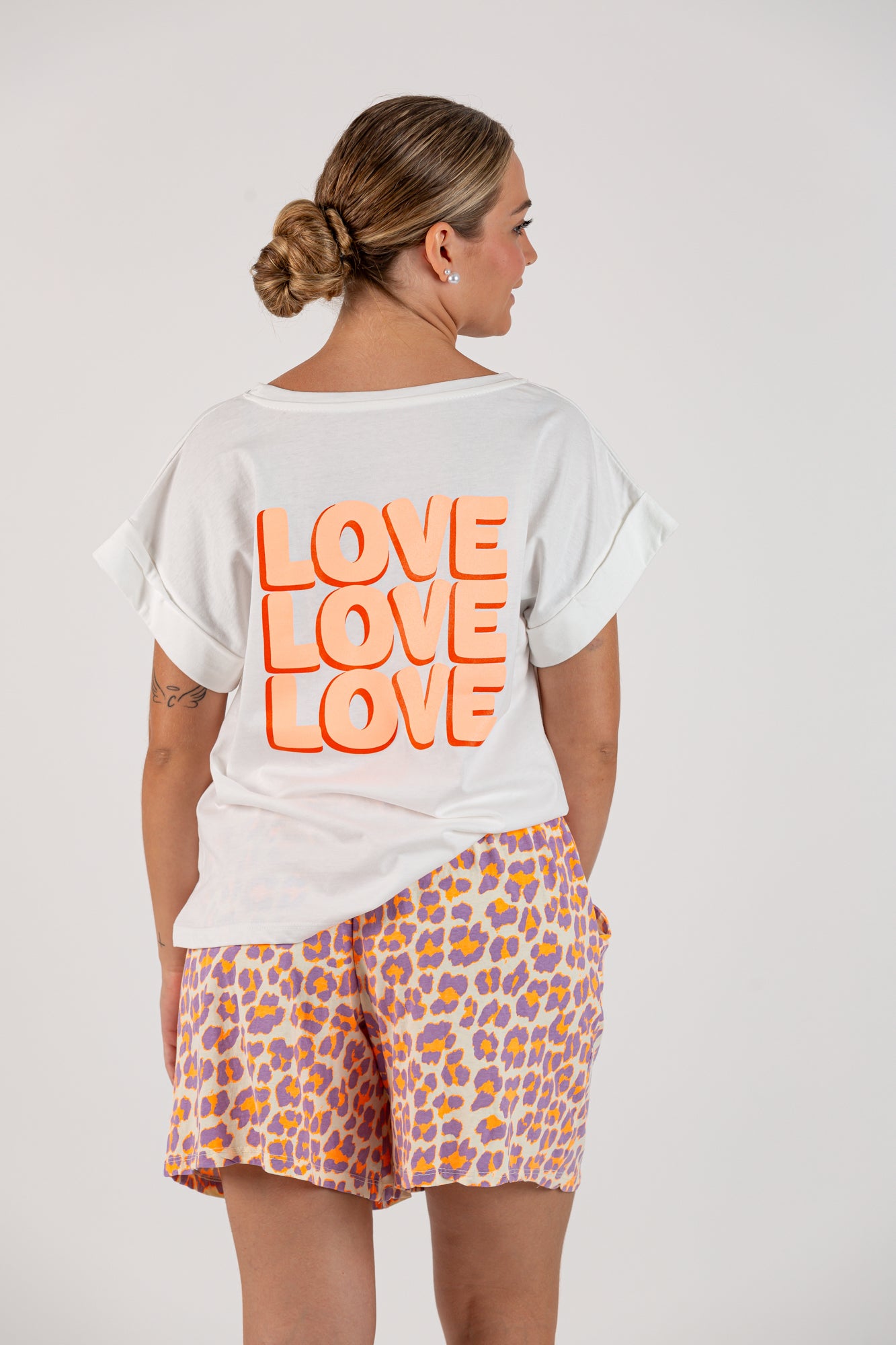 Conjunto camiseta y short naranja fluor